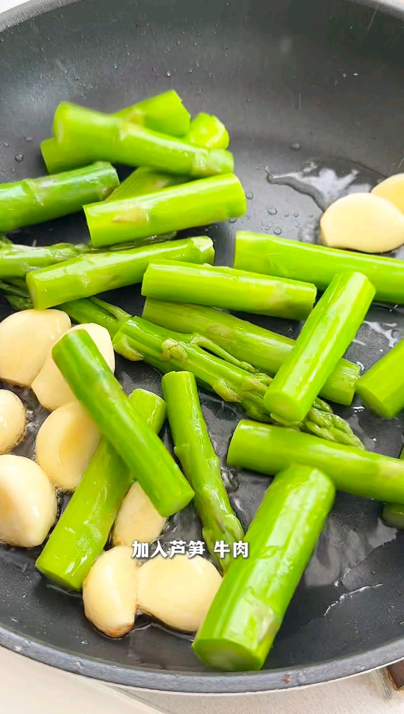蒜香芦笋牛肉