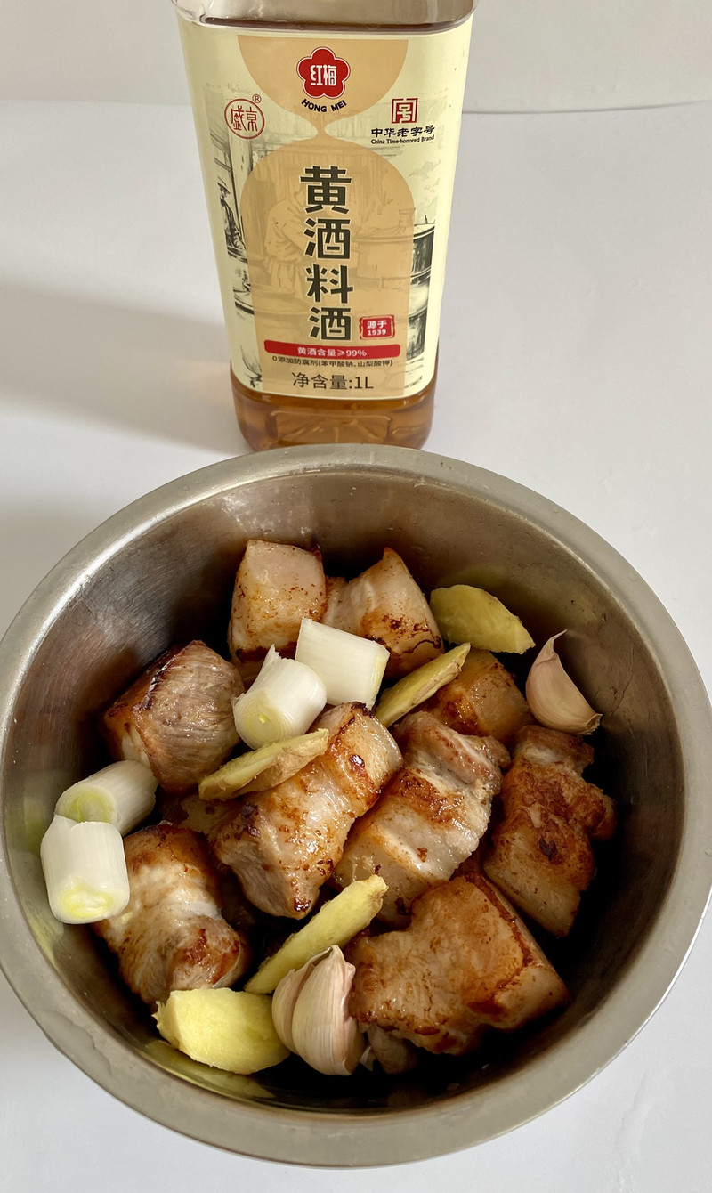 板栗红烧肉