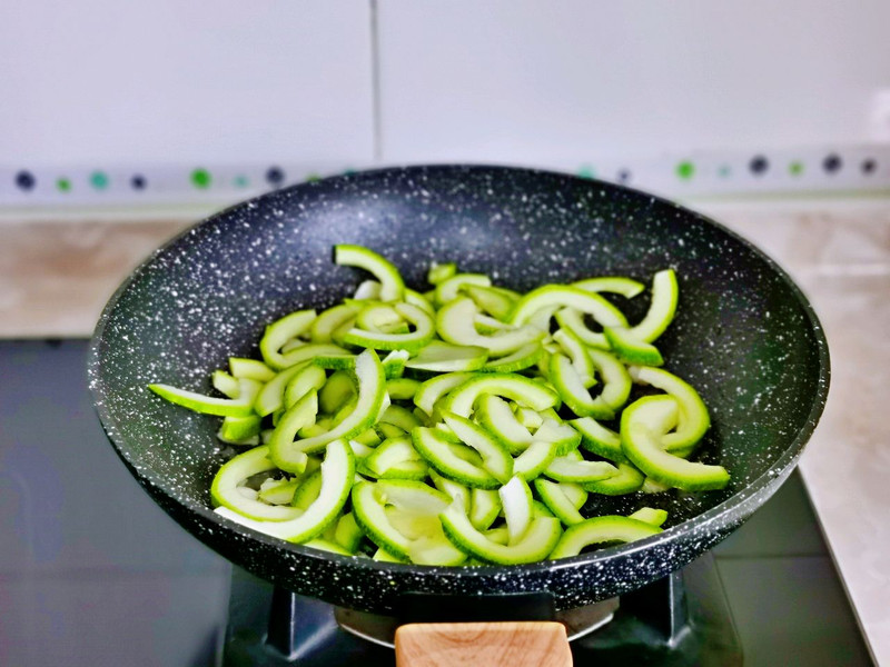 西葫芦炒虾仁