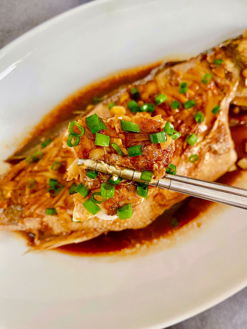 红烧鲈鱼