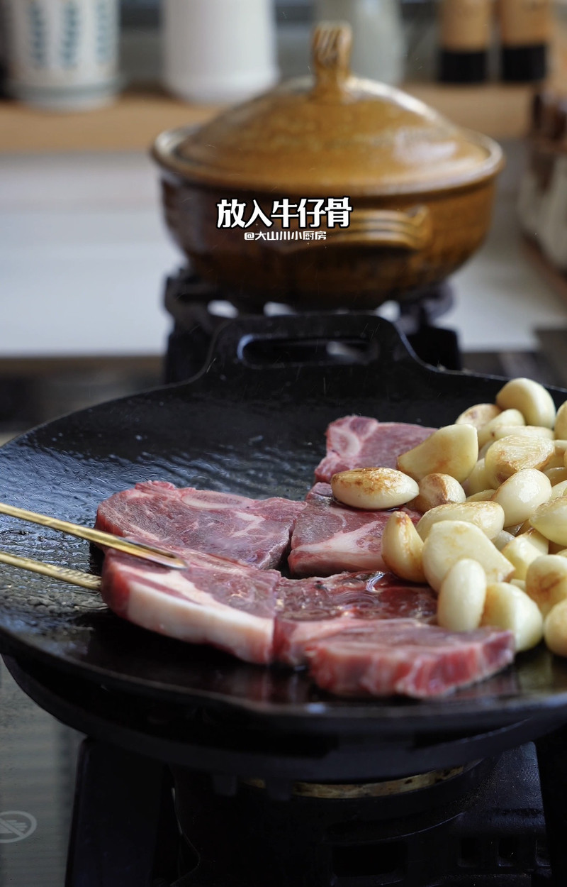 黑松露蒜香牛仔骨 黑松露蒜香牛仔骨