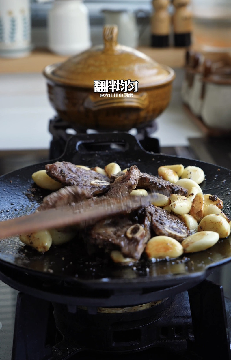 黑松露蒜香牛仔骨 黑松露蒜香牛仔骨