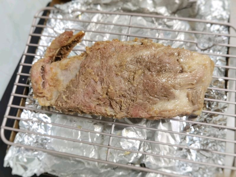 烟熏风味烤猪肋排