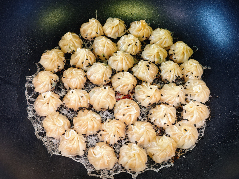 拇指生煎包｜皮脆肉嫩一口爆汁
