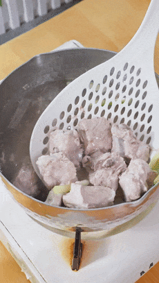 【宝宝辅食】萝卜排骨汤 【宝宝辅食】萝卜排骨汤