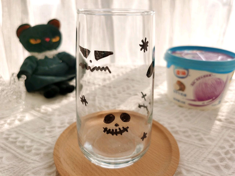 万圣节捣蛋鬼香芋冰淇淋拿铁 万圣节捣蛋鬼香芋冰淇淋拿铁