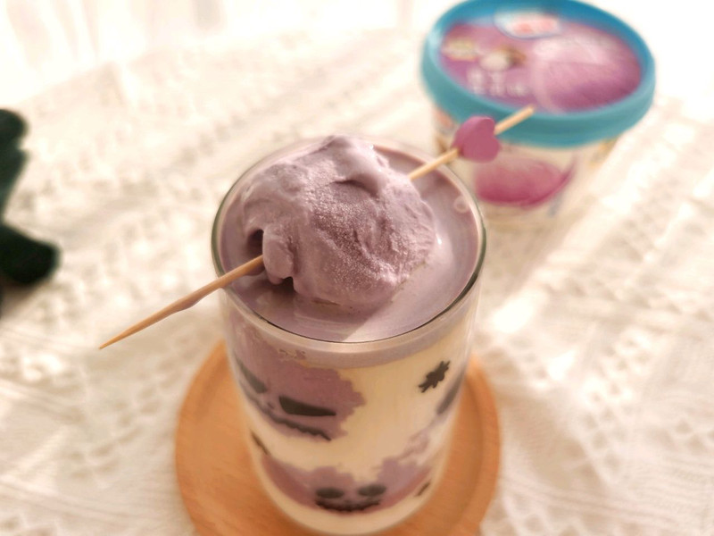 万圣节捣蛋鬼香芋冰淇淋拿铁 万圣节捣蛋鬼香芋冰淇淋拿铁