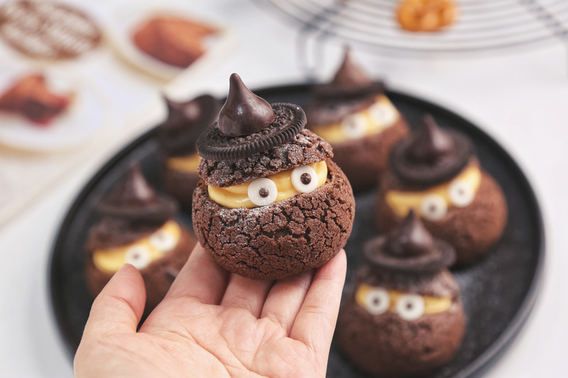 万圣节可可芝士酱酥皮泡芙 万圣节可可芝士酱酥皮泡芙