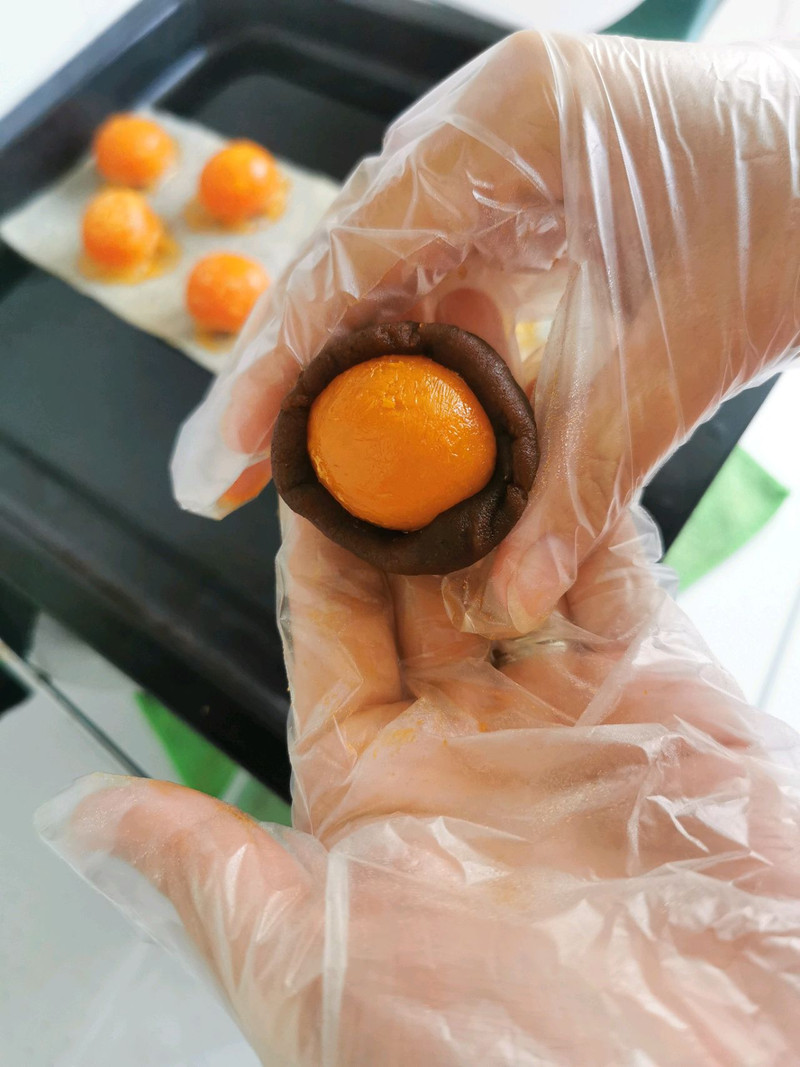 超级简单好吃的蛋黄酥