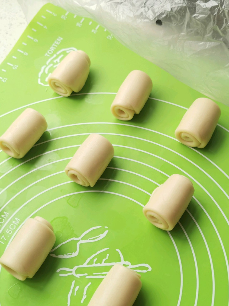 超级简单好吃的蛋黄酥