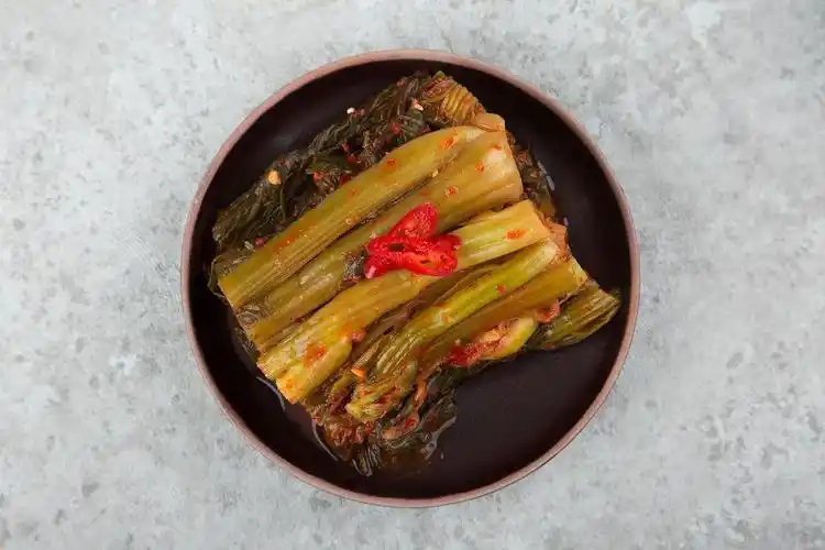 掌握腌制酸菜的三大秘诀，轻松享受自制美味